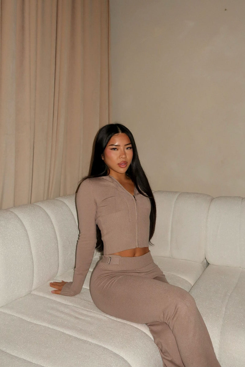 Conjunto de suéter e calça Lena